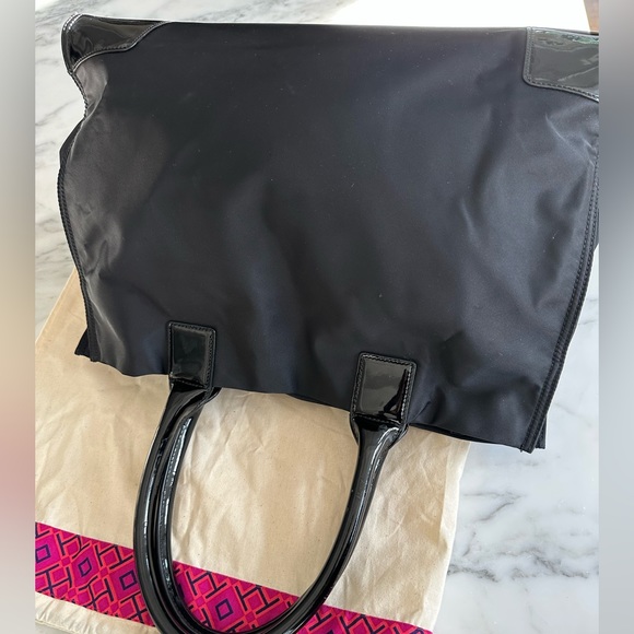 Ella Patent Tote Bag - Picture 3 of 7